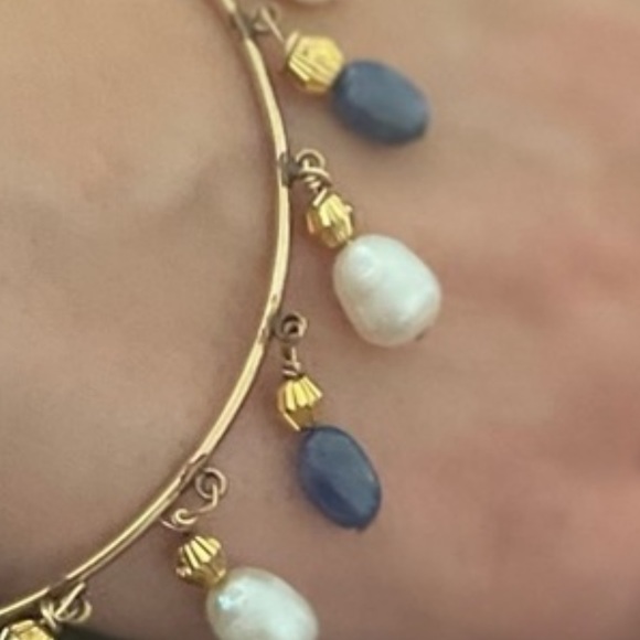 Gold plated bangle with white and blue mother of pearl. - Picture 4 of 4